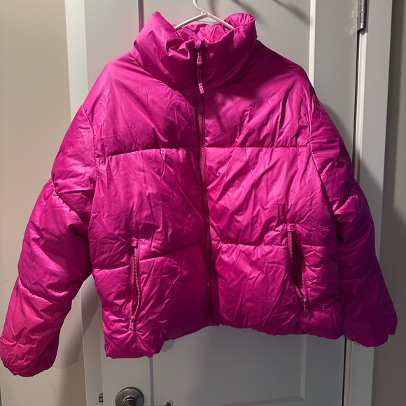 Old Navy women’s Fuchsia Puffer Jacket - Picture 1 of 7